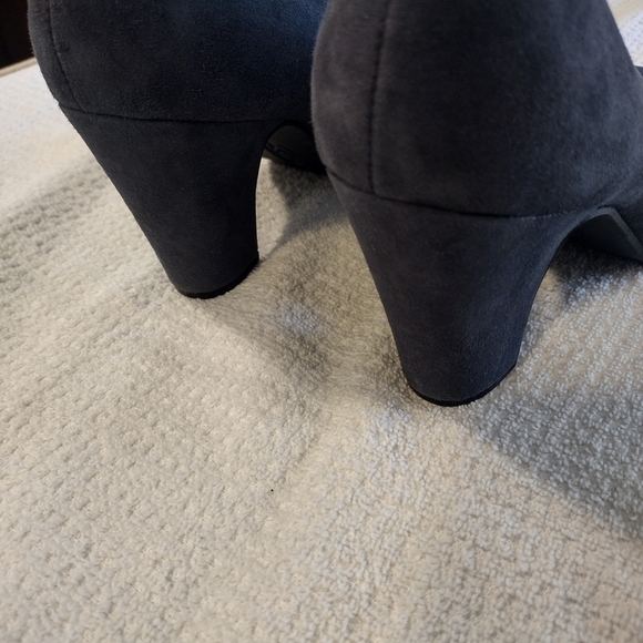 Sofft Madina Navy Suede 3 Inch Heels - Picture 5 of 11